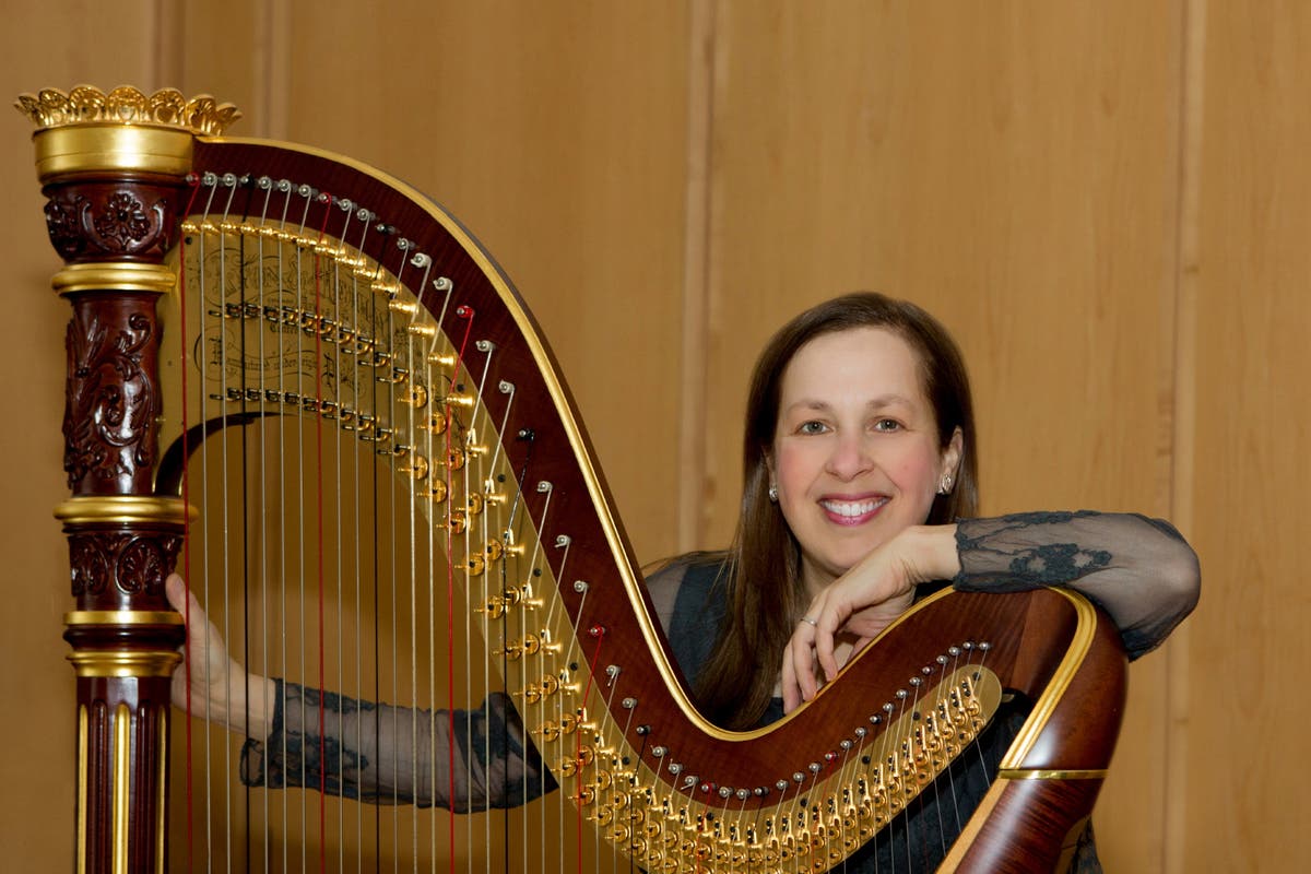 https://patch.com/img/cdn20/users/7162/20180302/055952/styles/raw/public/processed_images/harpist_wendy_kerner-1520031088-1786.jpg