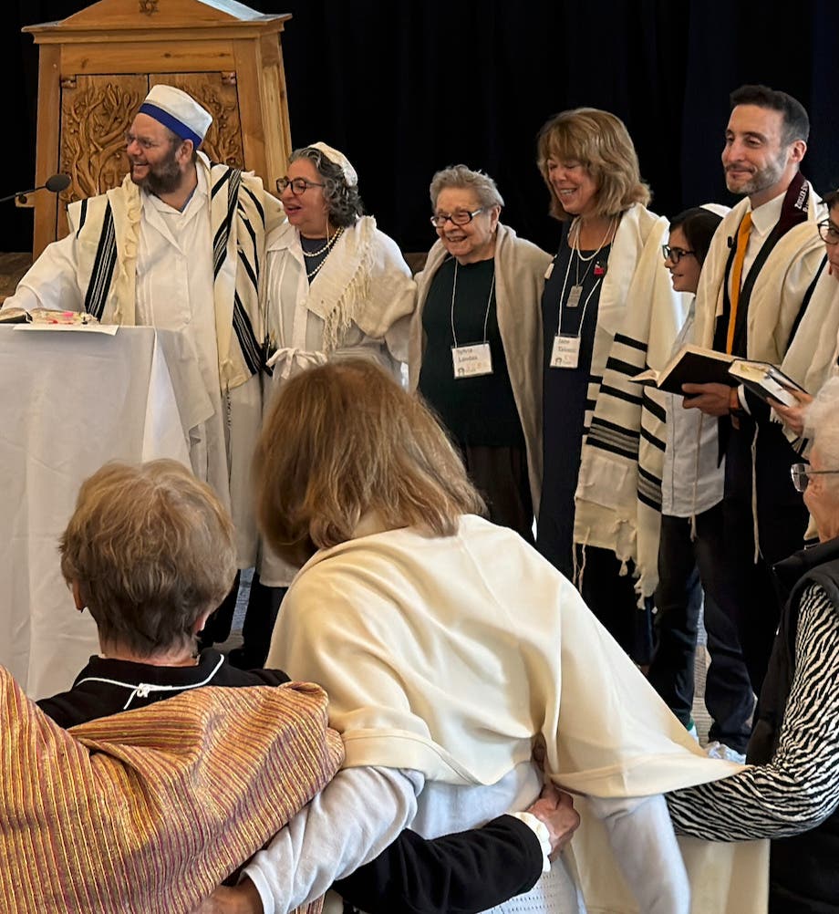 Aitz Hayim High Holiday services