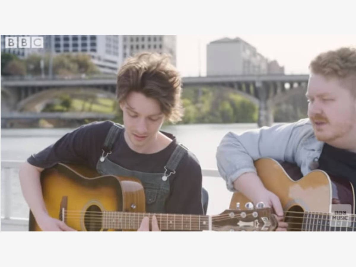 Both members of Indie band Her's died in a tragic collision this week.