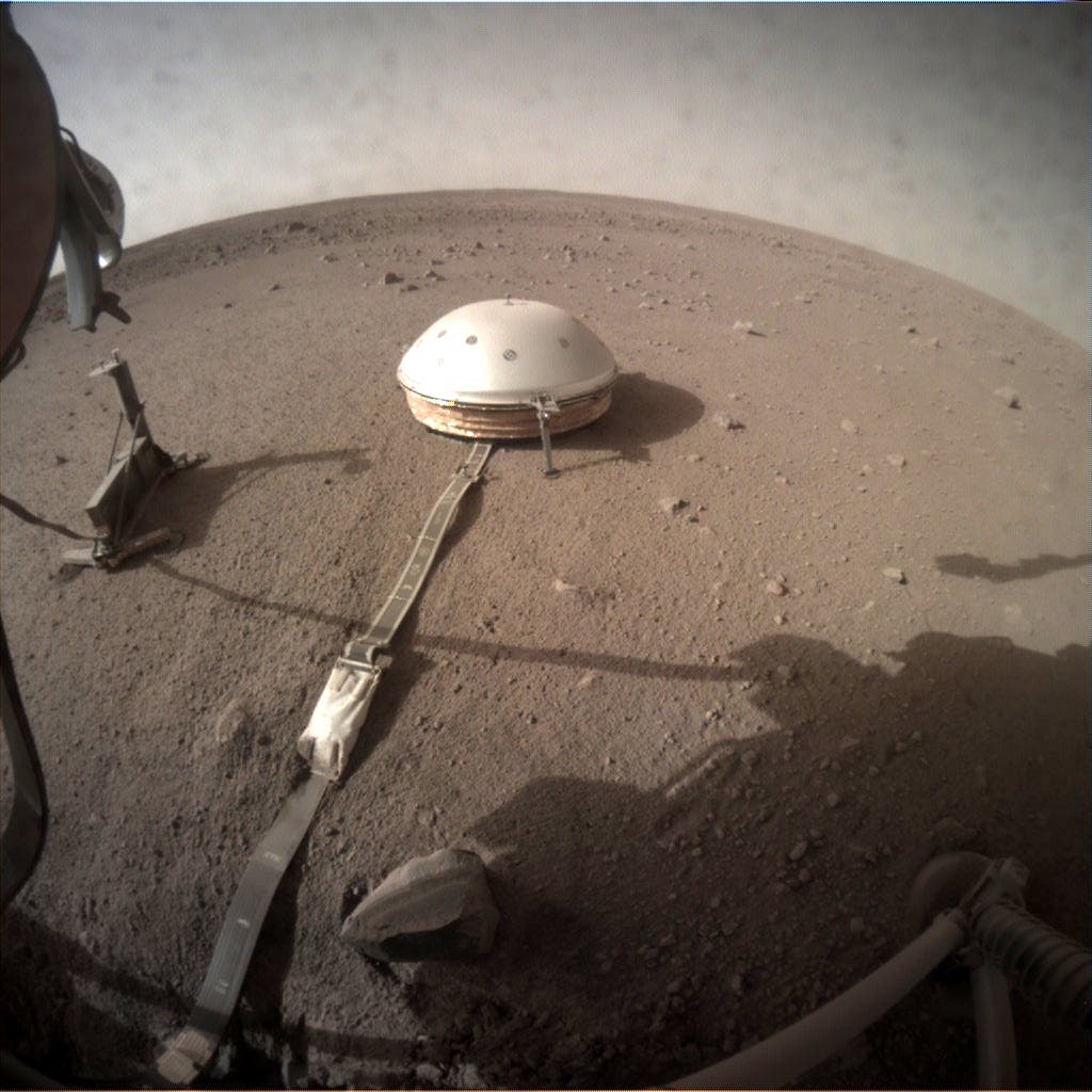  NASA Scientists recorded a "marsquake" for the first time.