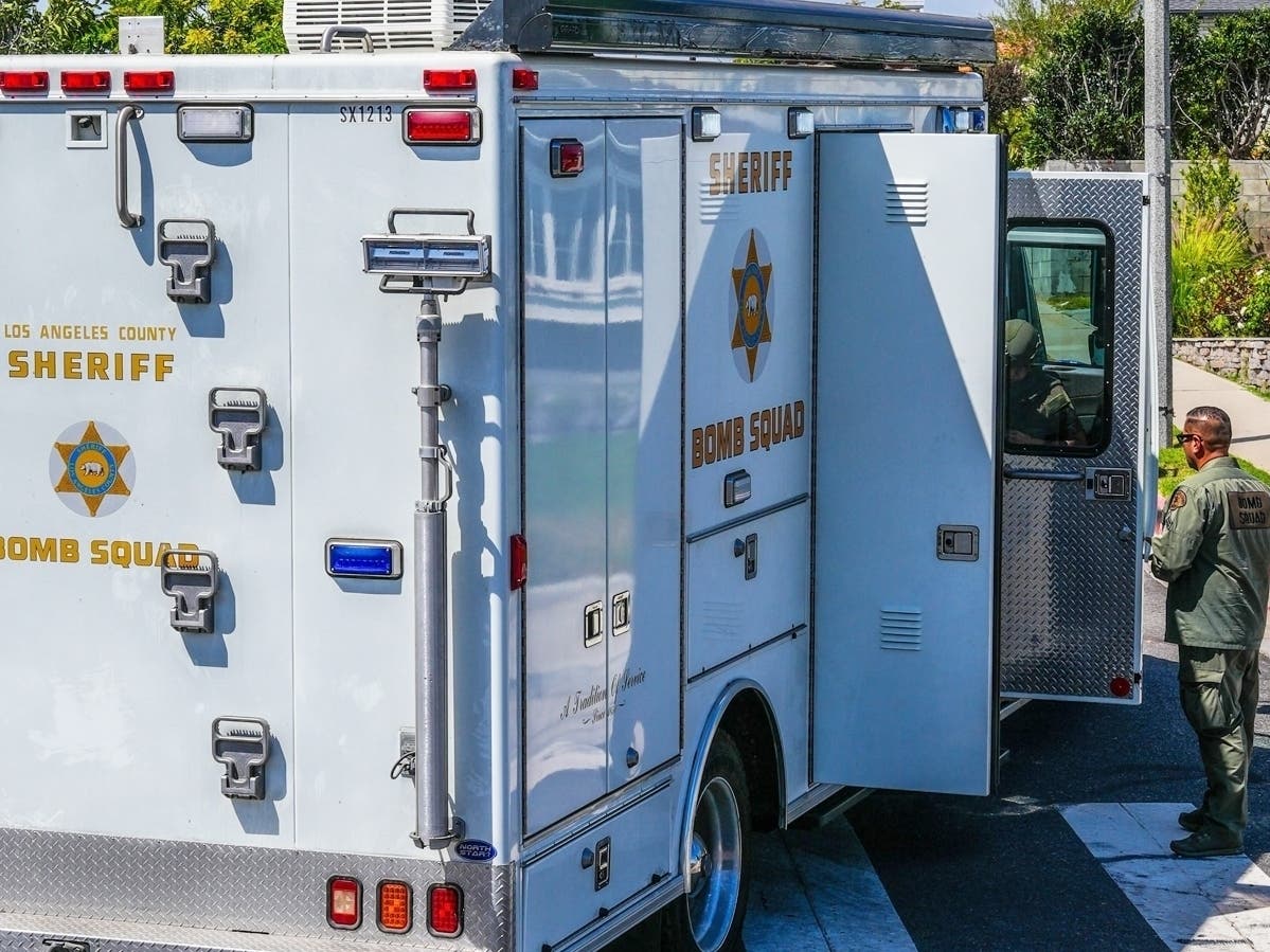 Bomb Squad Examines Mystery Devices Found In Manhattan Beach Garage