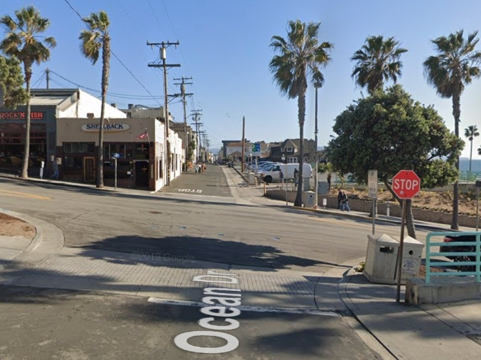 Manhattan Beach city officials are urging people to stop exercising on Ocean Drive. 