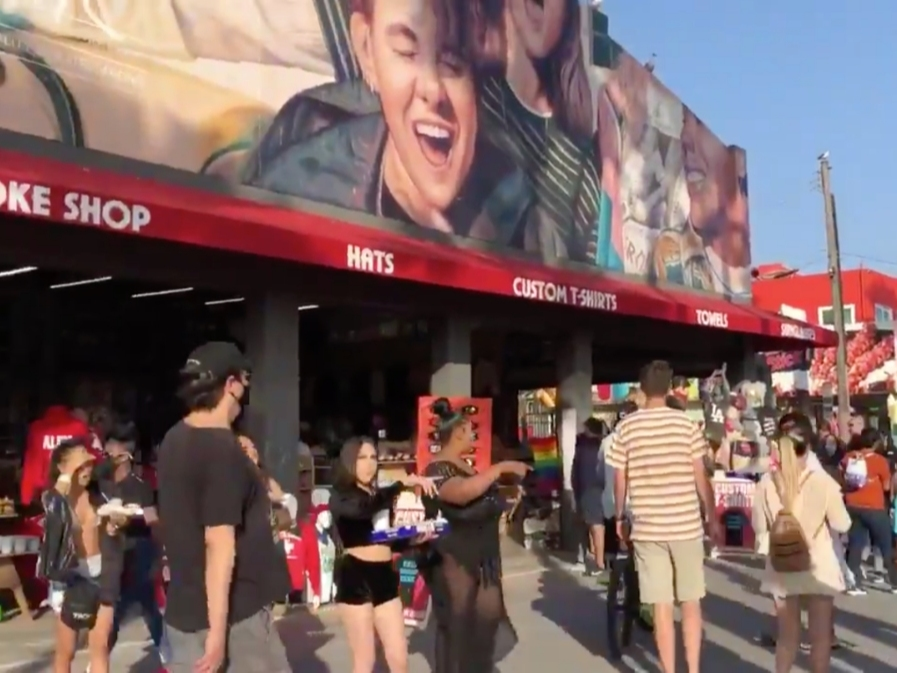 News small post card thumbnail