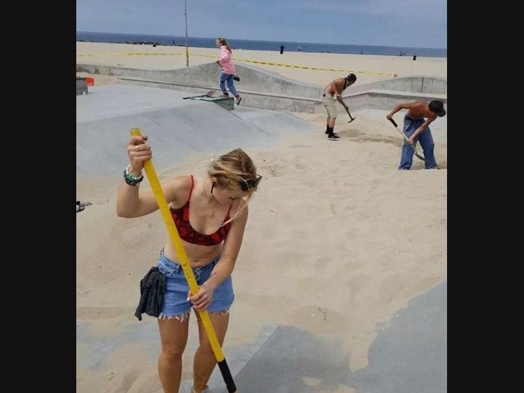 People are taking back Venice Skate Park. 
