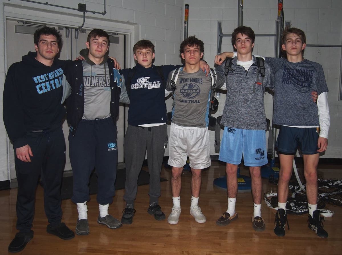 WMC's record-setting qualifiers for States Stefanelli, DeVito, Bohr, LeMay, Loughney and Shepard. 