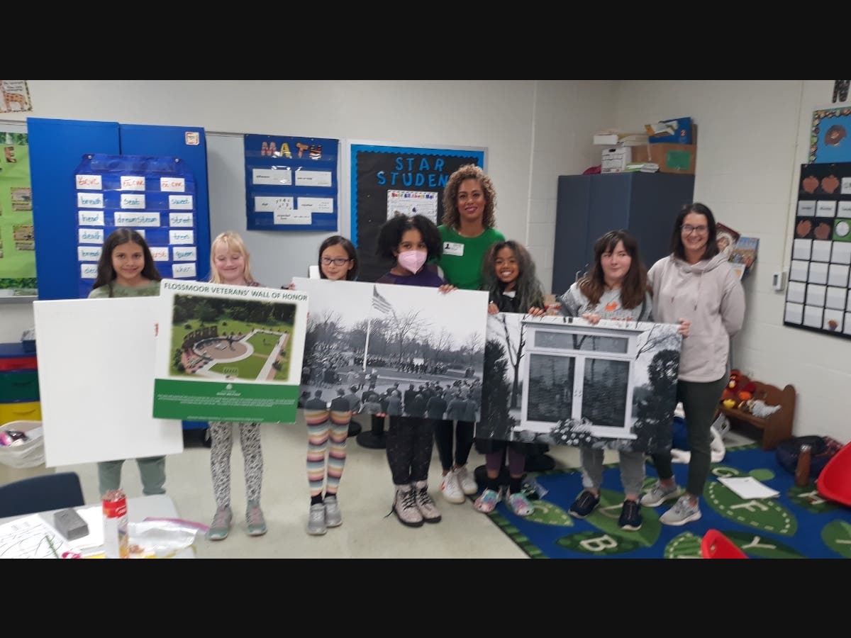 Flossmoor Girl Scouts Aim To Honor 100 Local Veterans To Earn Badge