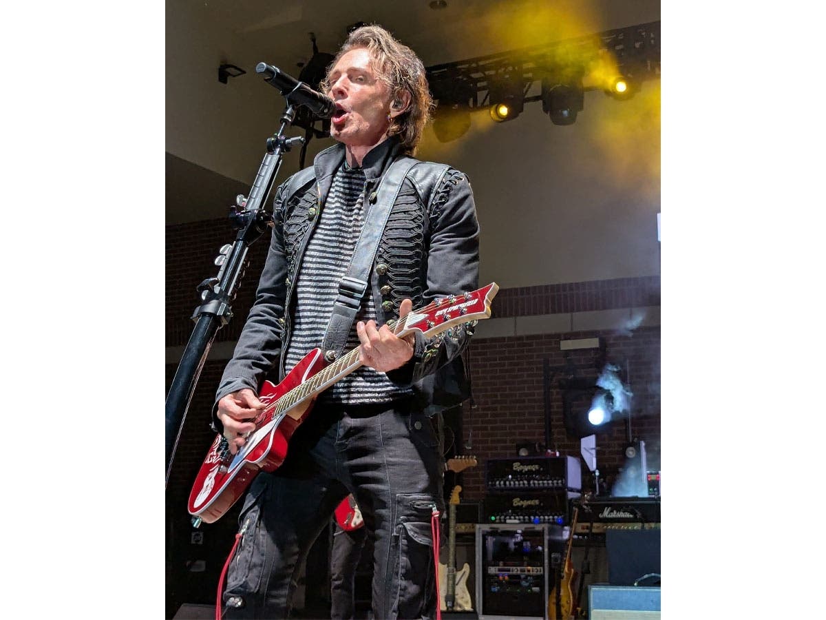 Rick Springfield Brings Back The '80s For Thousands In New Lenox