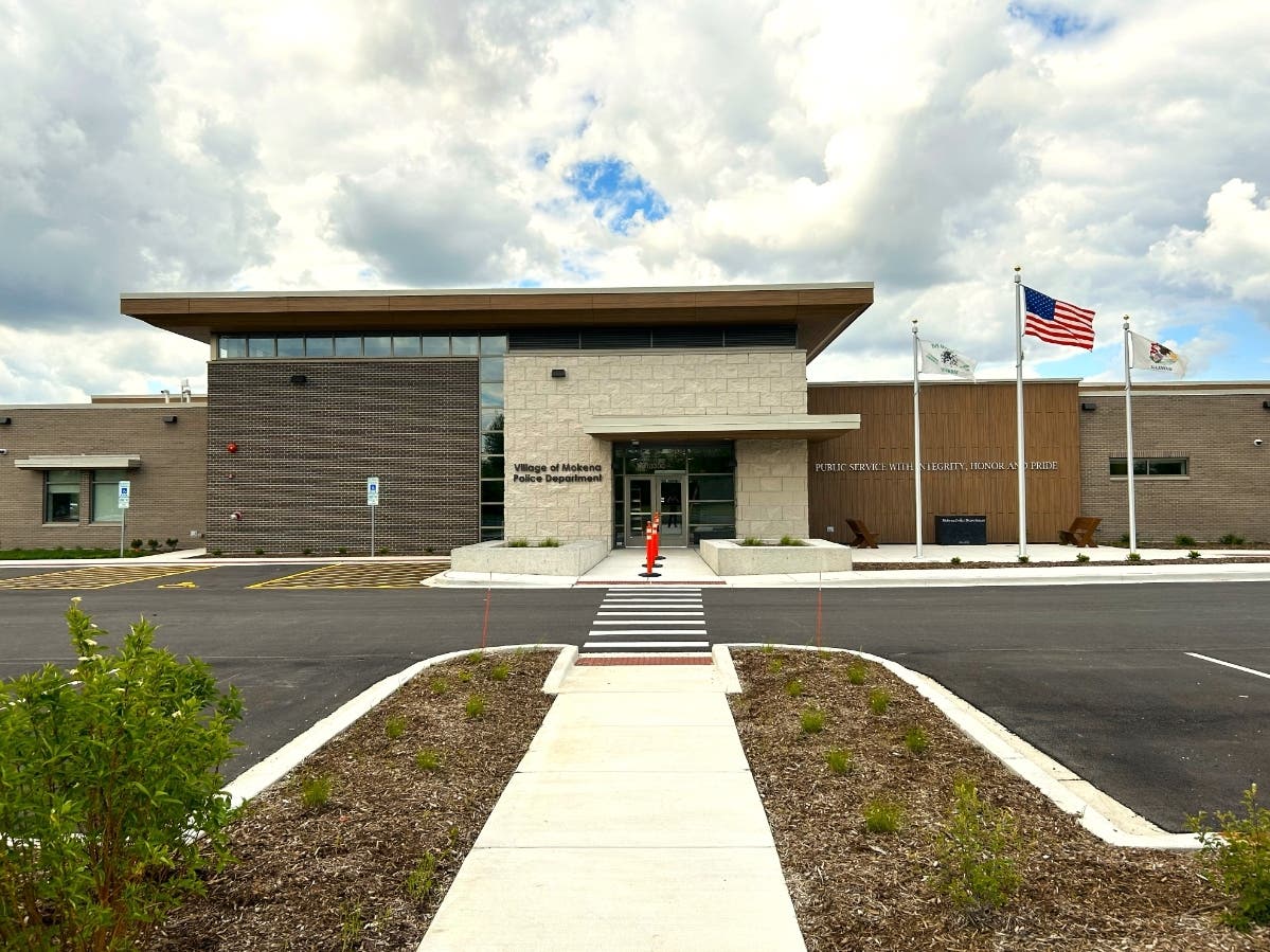 The Mokena Police Department is hiring for entry level officers. 