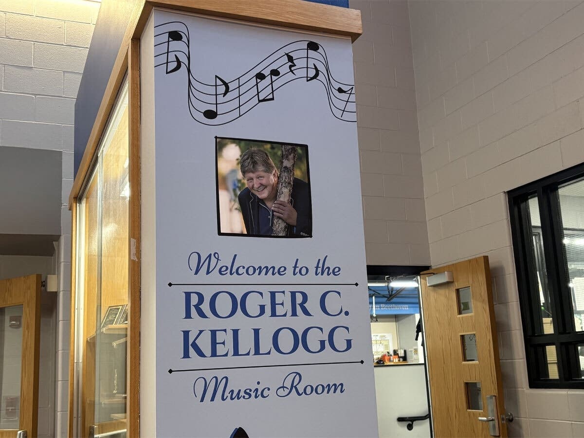 Music Room Named In Honor Of Late Arbor Park Band Director Who Was Students' 'Biggest Fan'