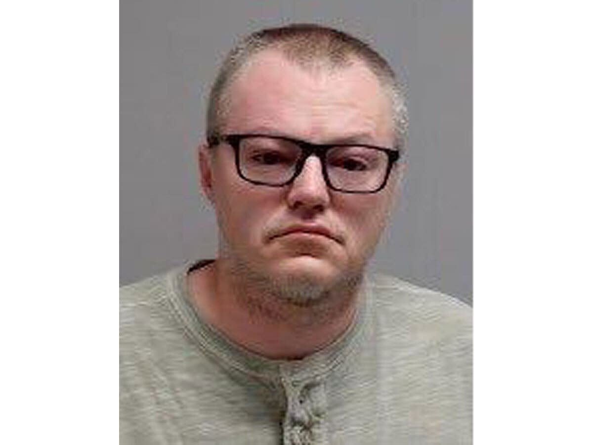 A 44-year-old Chicago man was arrested Friday after traveling to the New Lenox Walmart with the intention of meeting a 15-year-old girl for sex, police said Monday. 