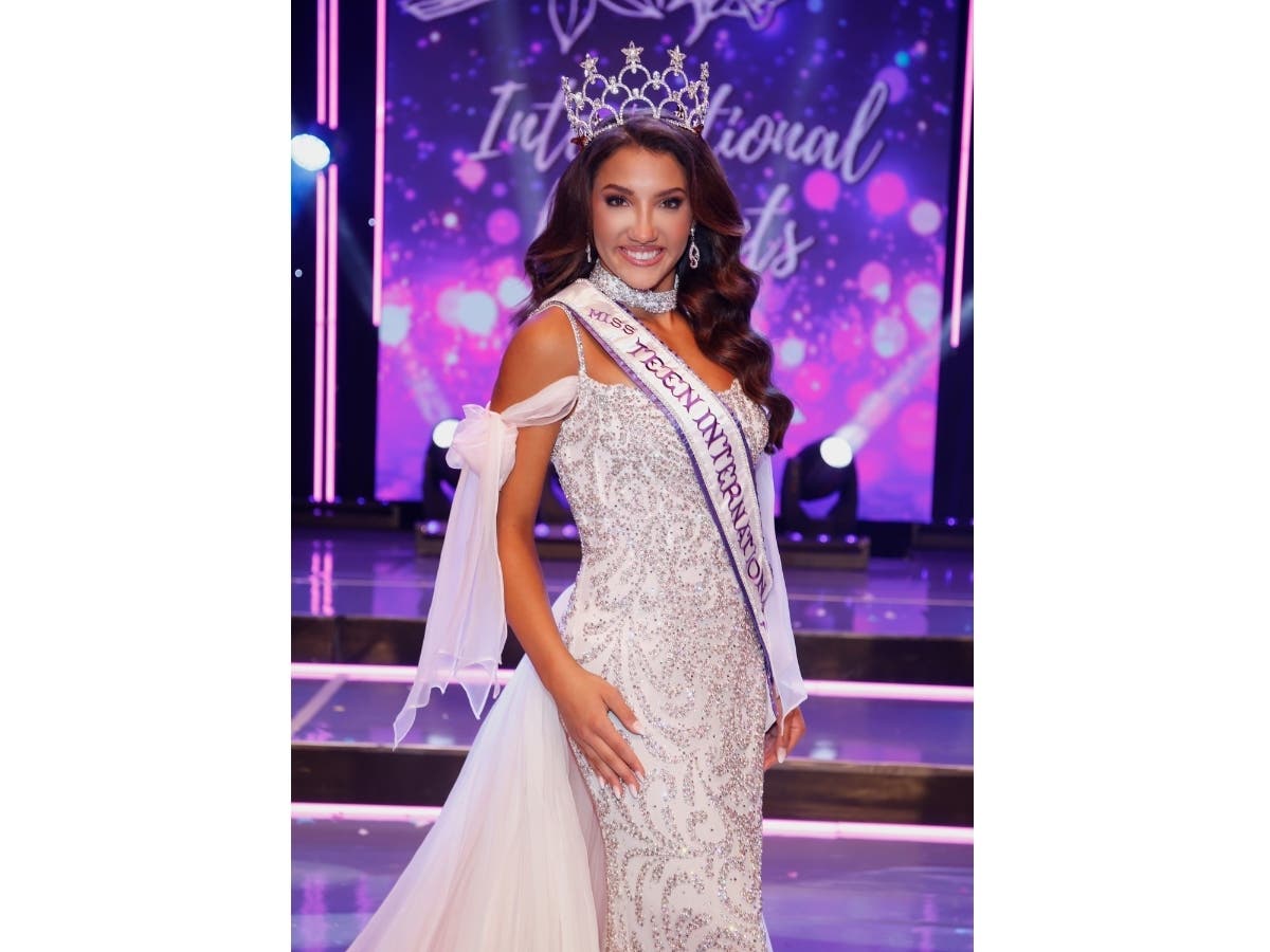 Julia Yock, 15, of Orland Park, recently won the title of Miss Teen International.