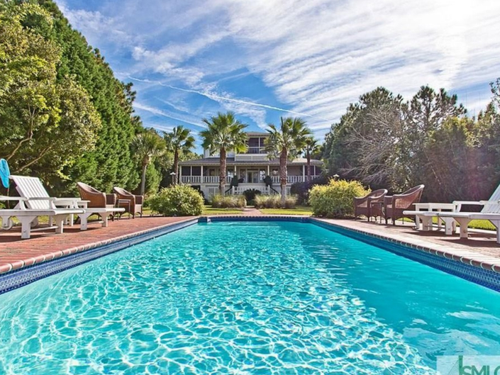 GA Wow Houses: Sandra Bullocks Beachfront, Tri-Level, Party Dock
