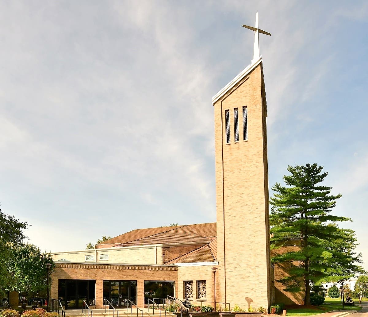 St. Catherine of Siena Catholic Church was founded in 1912 at the site of the present Dundee Township Historical Society. On Sun, Sept. 9, 1984, the new Church was dedicated by Bishop O’Neill of Rockford, due to the faith & sacrifice of its parishioners.