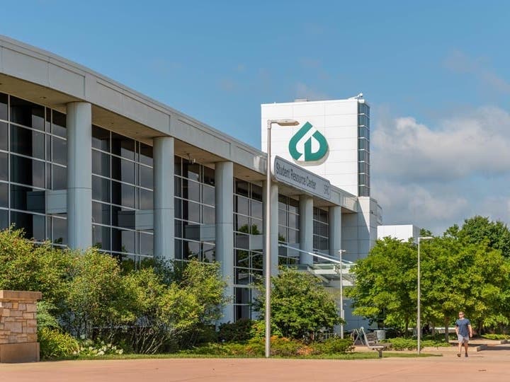 Participants will learn how to recognize the signs of an opiod overdose and administer the opioid overdose reversal drug Narcan in an emergency. 