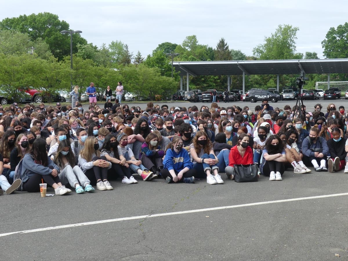 'Really Powerful': Fairfield Students Walk Out To Protest Racism ...