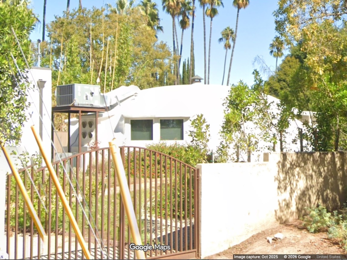 Listed at $1.95 million, 1097 S. Los Robles Ave. is modest in size, with two bedrooms, one bathroom and a total area of just over 1,200 square feet, according to a Compass real estate listing — but it’s remarkable in shape.