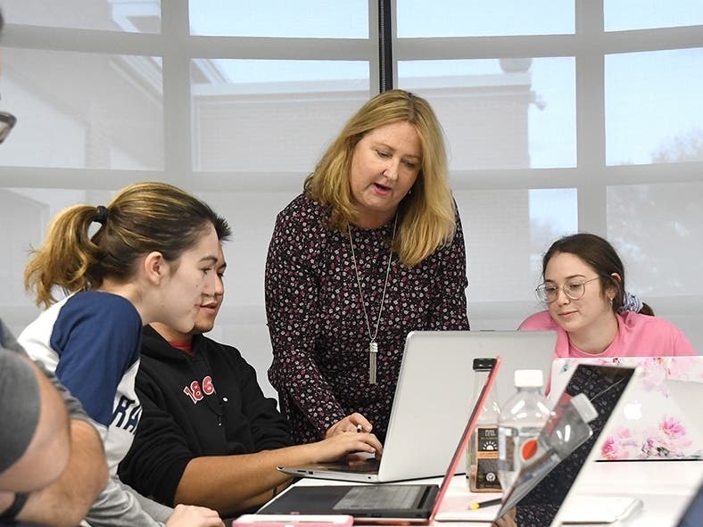 Linda Lorence Critelli became an assistant professor in Rider's arts and entertainment industries management  program in the fall.