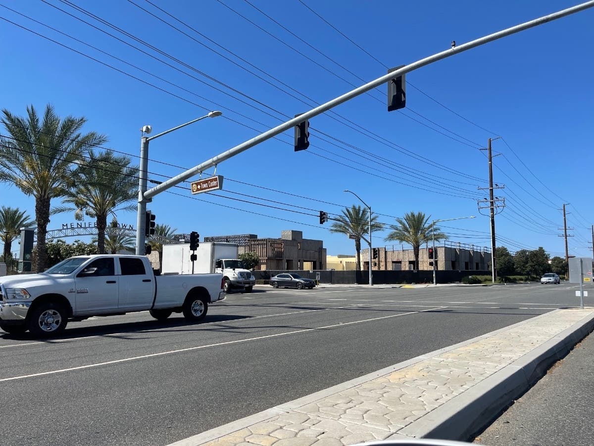 Gov. Gavin Newsom has signed Assembly Bill 2307, authorizing a pilot program to synchronize traffic signals across Western Riverside County in an effort to ease traffic congestion and reduce vehicle emissions.